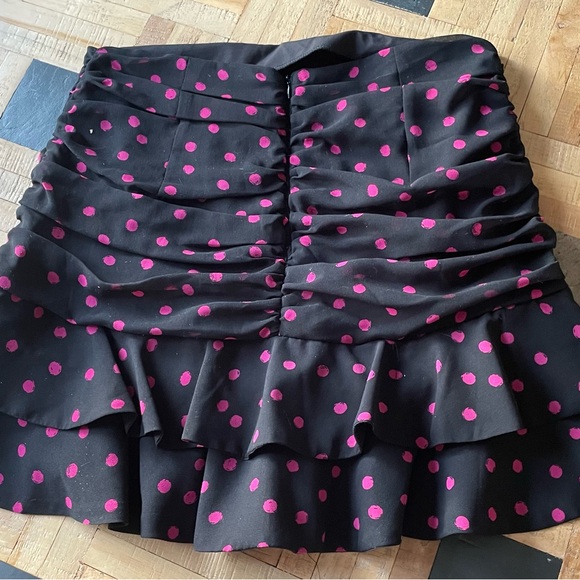 Brand new large dynamite skirt - Picture 4 of 4